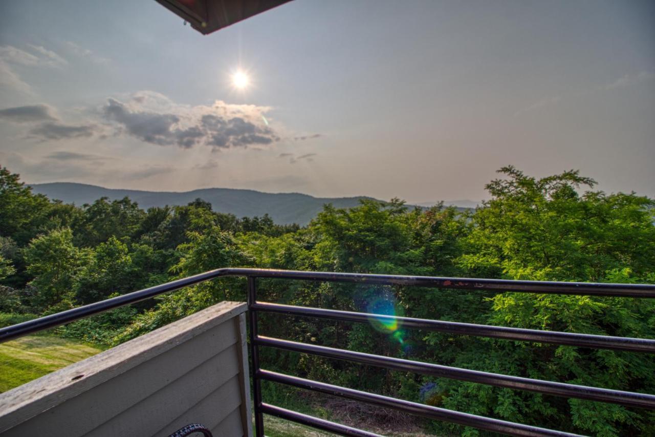 Breathtaking Sunsets, Views, Pool, Heaven Awaits! Villa Gatlinburg Exterior foto